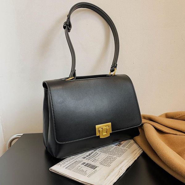 evening bags 2021 fashion metal buckle flap bag all-match small square lady shoulder designer satchels
evening bags 2021 fashion metal buckle flap bag all-match small square lady shoulder designer satchels