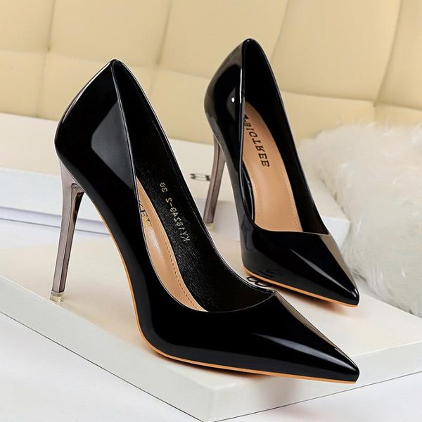 dress shoes 1829-2 wind metal heel super high bright surface patent leather shallow mouth pointed nightclub slim single, Black
dress shoes 1829-2 wind metal heel super high bright surface patent leather shallow mouth pointed nightclub slim single, Black