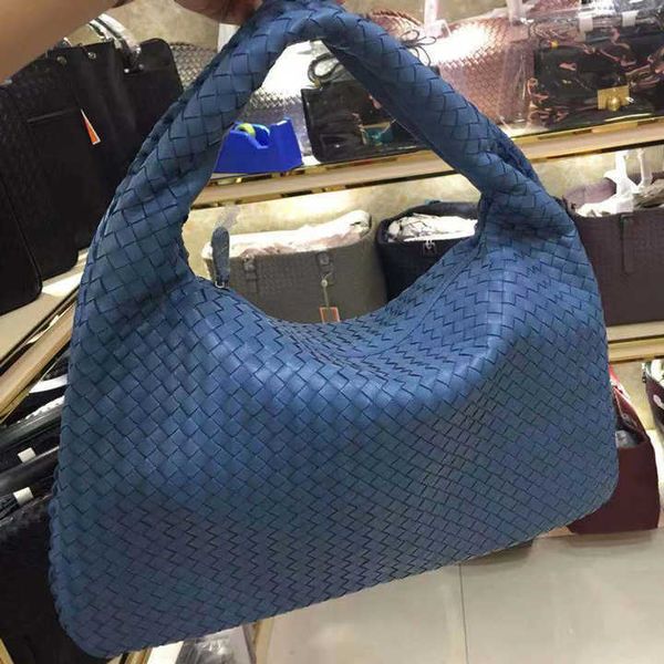 2021 bags designers luxury handbags purse handbag designer hadbag shoulder bagweave purses leathers woven leather weaving
2021 bags designers luxury handbags purse handbag designer hadbag shoulder bagweave purses leathers woven leather weaving