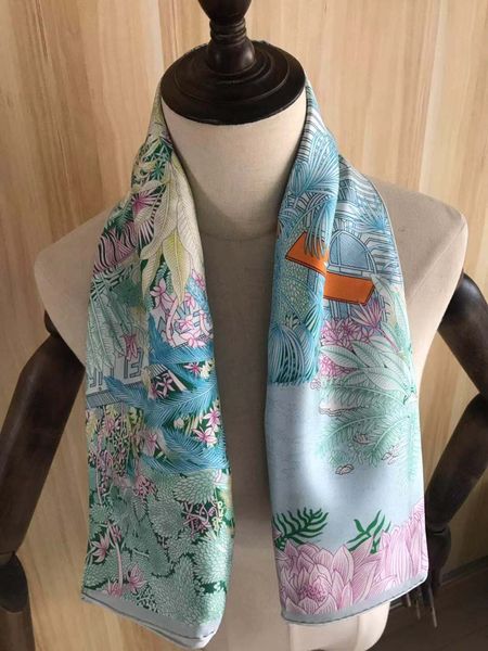 2020 arrival winter autumn classic blue 100% pure silk scarf twill hand made roll 90*90 cm shawl wrap for women lady, Blue;gray
2020 arrival winter autumn classic blue 100% pure silk scarf twill hand made roll 90*90 cm shawl wrap for women lady, Blue;gray