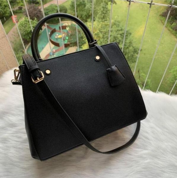 2021 designer luxury satchel messenger menbag handbag bags leather strim handles with shoulder strap crossbody bag french womenbag
2021 designer luxury satchel messenger menbag handbag bags leather strim handles with shoulder strap crossbody bag french womenbag