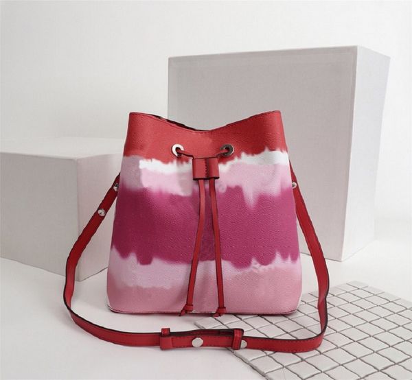 classic high-quality luxury designer bag ladies fashion handbag bucket bags wallet gradient color one-shoulder handbags clutch ship
classic high-quality luxury designer bag ladies fashion handbag bucket bags wallet gradient color one-shoulder handbags clutch ship