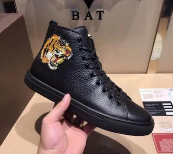2021 men designer shoes high-printed genuine leather boots with angry cat tiger casual shoe for size 35-45, Black
2021 men designer shoes high-printed genuine leather boots with angry cat tiger casual shoe for size 35-45, Black