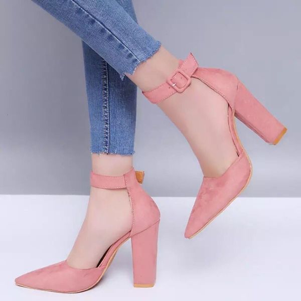 large 4243 high heels women's pointed belt buckle hollow thick, Black
large 4243 high heels women's pointed belt buckle hollow thick, Black