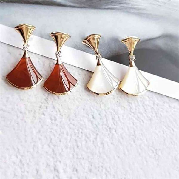 original brand earring pendant fashion jewelry lady earring couple gift 210625, Golden;silver
original brand earring pendant fashion jewelry lady earring couple gift 210625, Golden;silver