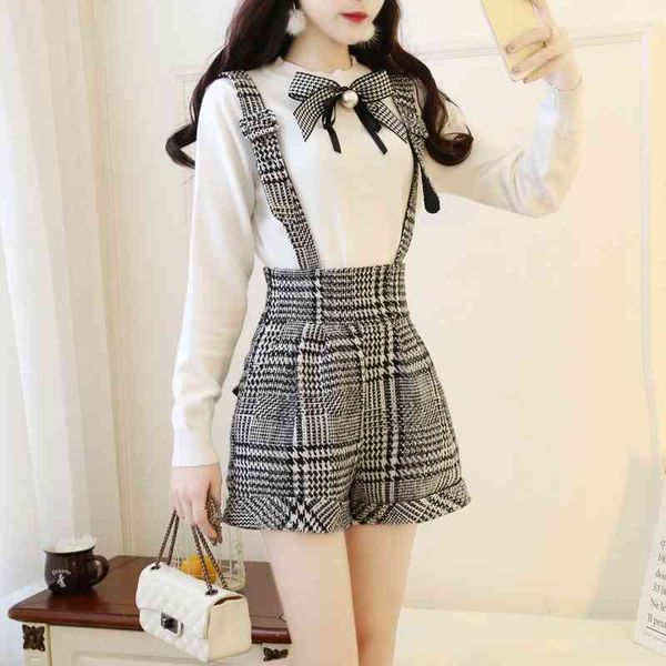 autumn winter women's pearls bowknot white knitting sweater + wool plaid shorts suspenders high waist two piece pant set 210416
autumn winter women's pearls bowknot white knitting sweater + wool plaid shorts suspenders high waist two piece pant set 210416