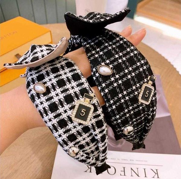 selling autumn and winter hair bands women's simple and versatile korean retro temperament outside departure with a thousand birds plai, Silver
selling autumn and winter hair bands women's simple and versatile korean retro temperament outside departure with a thousand birds plai, Silver