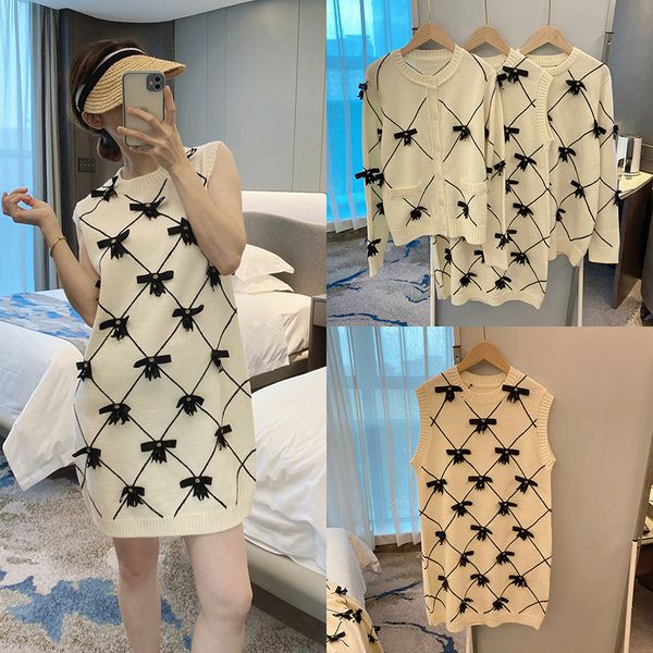 21 sweater early autumn new black and white contrast bow sleeveless round neck knitted vest dress, Black;gray
21 sweater early autumn new black and white contrast bow sleeveless round neck knitted vest dress, Black;gray