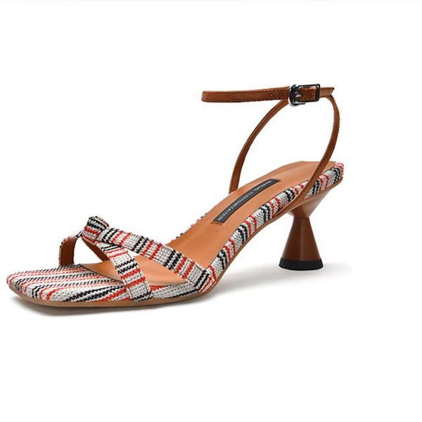 sandals 2021 print flower peep toe ankle strap high heels women summer kitten party ladies shoes sandalias 6cm, Black
sandals 2021 print flower peep toe ankle strap high heels women summer kitten party ladies shoes sandalias 6cm, Black