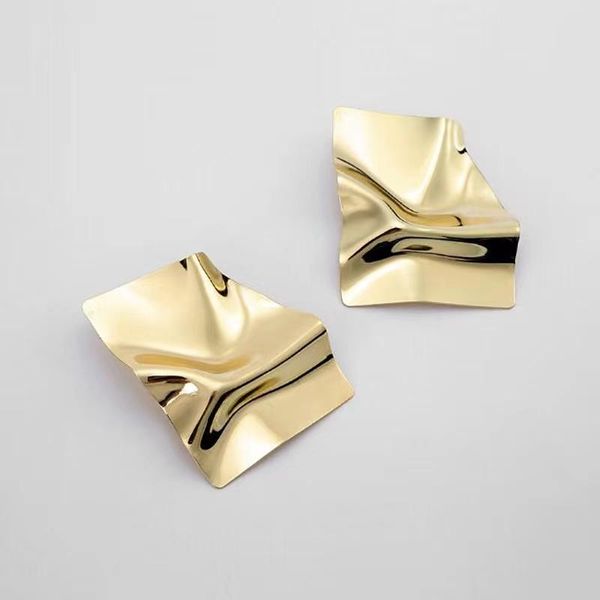 hoop & huggie european and american simple metal irregular earrings with individual sequins, Golden;silver
hoop & huggie european and american simple metal irregular earrings with individual sequins, Golden;silver