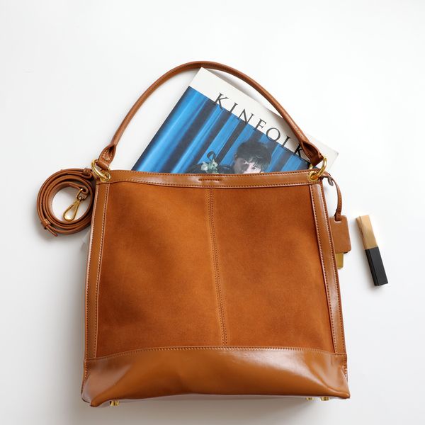 designer bags 2021 fashion color matching large capacity tote bag women's leather oil wax texture one shoulder handbag
designer bags 2021 fashion color matching large capacity tote bag women's leather oil wax texture one shoulder handbag