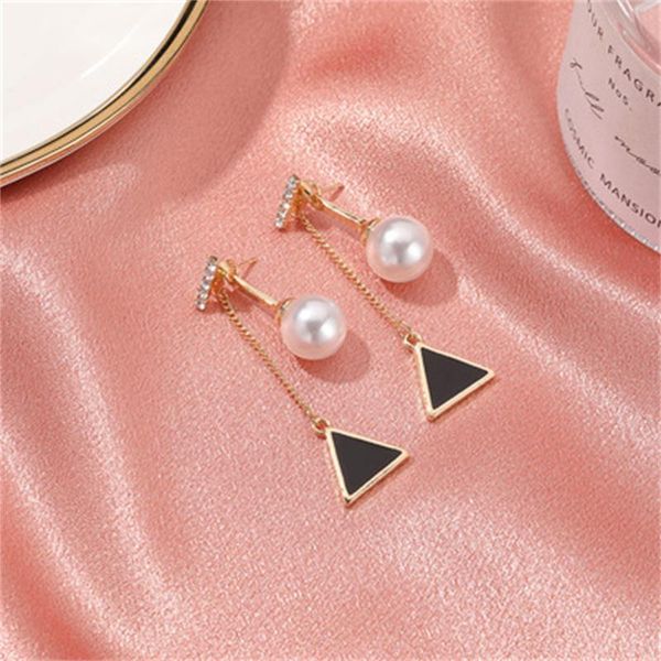 hoop & huggie 2021 korean style tassel earrings triangle temperament celebrity long pearl integrated two wholesale, Golden;silver
hoop & huggie 2021 korean style tassel earrings triangle temperament celebrity long pearl integrated two wholesale, Golden;silver