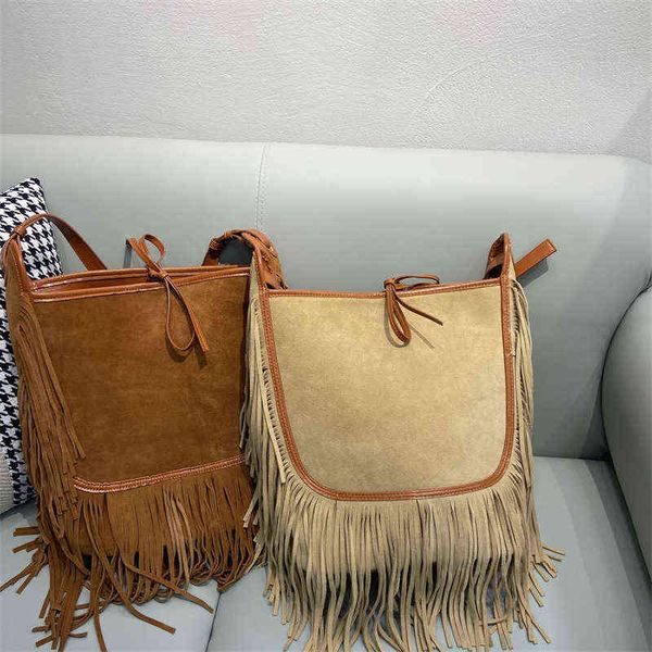 2021 autumn and winter net red same frosted cow leather tassel bag large capacity bucket single shoulder menger bag
2021 autumn and winter net red same frosted cow leather tassel bag large capacity bucket single shoulder menger bag