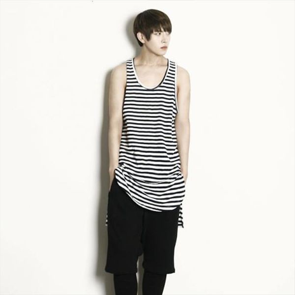 spring and summer korean version of the pinstripe loose long unequal edged bottoming vest large size front short back b, White;black
spring and summer korean version of the pinstripe loose long unequal edged bottoming vest large size front short back b, White;black