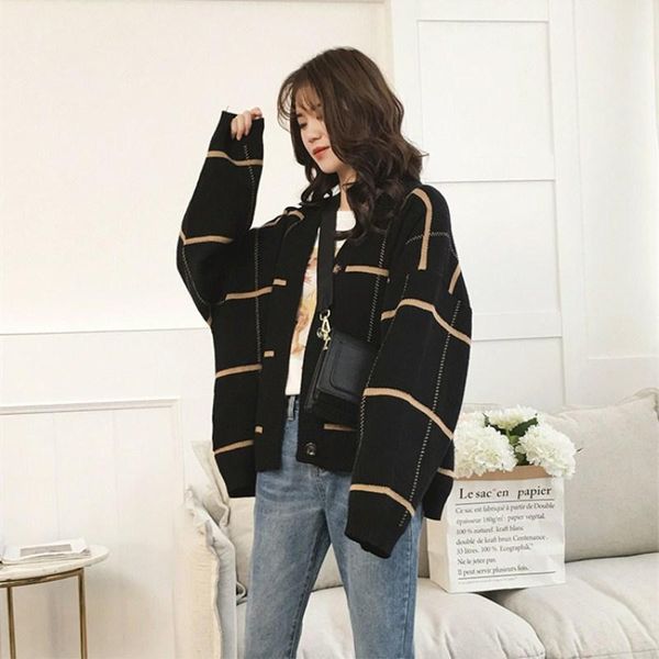 women's sweaters korean plaid women autumn cardigans 2021 winter knitwear black yellow v neck female long sleeve loose oversized coats, White;black
women's sweaters korean plaid women autumn cardigans 2021 winter knitwear black yellow v neck female long sleeve loose oversized coats, White;black