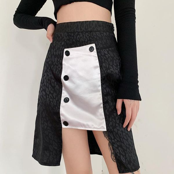 skirts 2021 women's fashion leopard print stitching skirt slim hip button a-line mini streetwear high waist short, Black
skirts 2021 women's fashion leopard print stitching skirt slim hip button a-line mini streetwear high waist short, Black