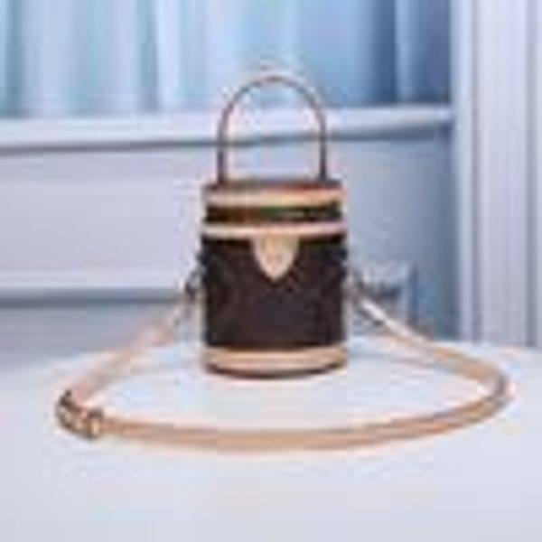 libobo6_1 5vk9 m43986 backpacks handbags iconic handles shoulder bags totes cross body bag clutches evening oxidized leather business, Red;black
libobo6_1 5vk9 m43986 backpacks handbags iconic handles shoulder bags totes cross body bag clutches evening oxidized leather business, Red;black