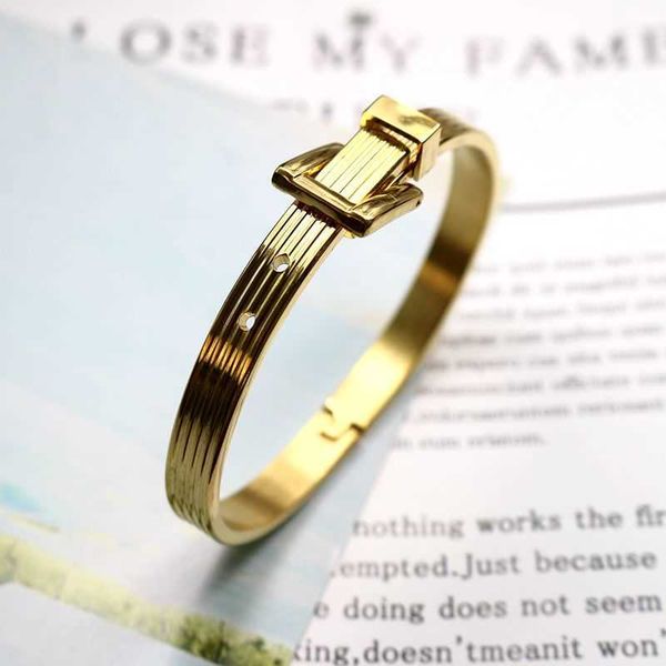 2021 wholesales stainless steel designer bracelet for women rose gold mi band 4 crystal bangles trendy jewelry q0719, Black
2021 wholesales stainless steel designer bracelet for women rose gold mi band 4 crystal bangles trendy jewelry q0719, Black