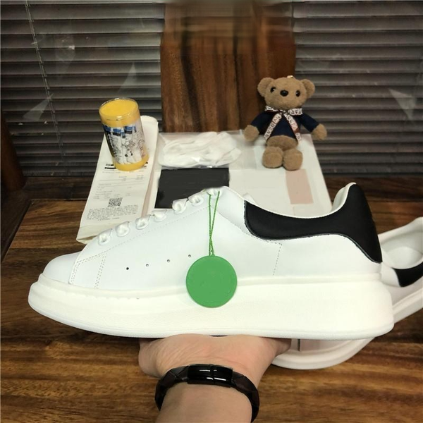 2021 men women shoes 3m reflective sneakers genuine leather velet outdoor platform with box, Black
2021 men women shoes 3m reflective sneakers genuine leather velet outdoor platform with box, Black