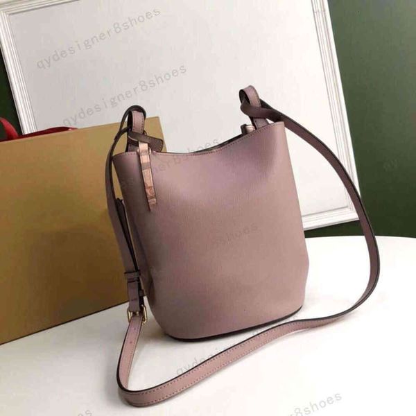 2021 designer luxury backpack colorful embroidery shopping afelt bag folding
2021 designer luxury backpack colorful embroidery shopping afelt bag folding
