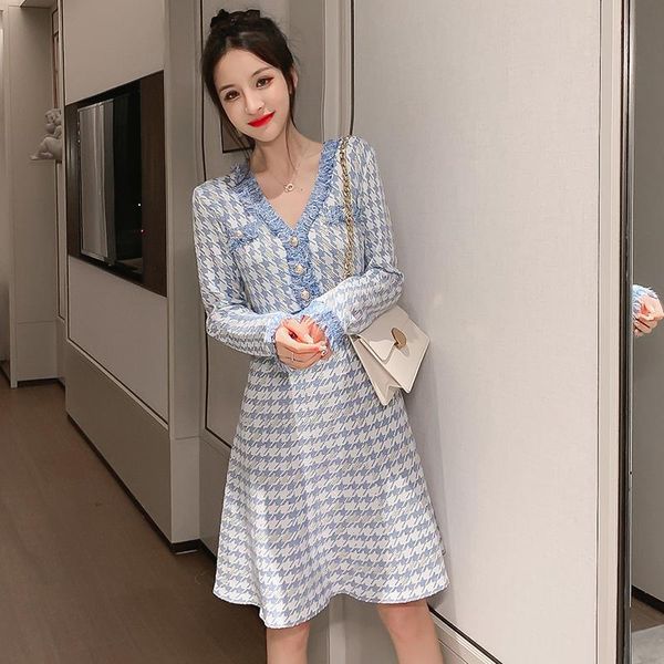 casual dresses autumn winter v-neck elegant houndstooth knitting dress long-sleeved high waist tassel trim ladies fashion sweater, Black;gray
casual dresses autumn winter v-neck elegant houndstooth knitting dress long-sleeved high waist tassel trim ladies fashion sweater, Black;gray