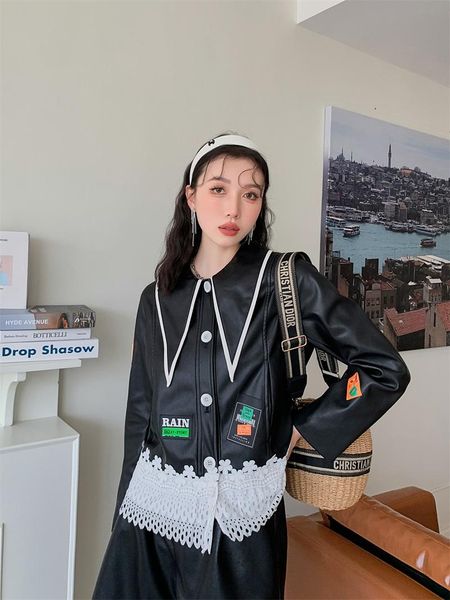women's leather & faux collar badge black and white contrast color female in the autumn of 2021 hollow out bud silk coat
women's leather & faux collar badge black and white contrast color female in the autumn of 2021 hollow out bud silk coat