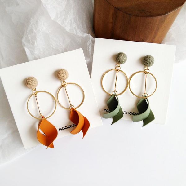 stud round earrings korean metal tassel long personality wavy classic statement for women jewelry, Golden;silver
stud round earrings korean metal tassel long personality wavy classic statement for women jewelry, Golden;silver