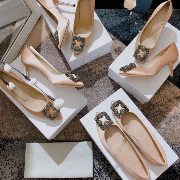 dress shoes women's fashion rhinestone pumps high heels genuine leather real silk pointed toe crystal 34-41 ee52, Black
dress shoes women's fashion rhinestone pumps high heels genuine leather real silk pointed toe crystal 34-41 ee52, Black