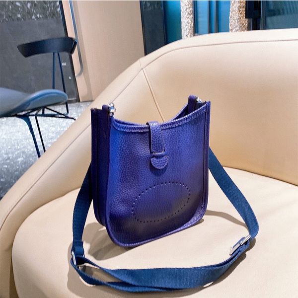 designer bags akend eska high version h hollow letter women's multi color splicing single shoulder messenger zhouzhoubao123 old bag flo
designer bags akend eska high version h hollow letter women's multi color splicing single shoulder messenger zhouzhoubao123 old bag flo
