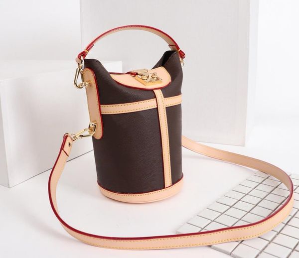 fashion designers women handbags luxurys lady crossbody bags highs quality leather shoulder bag classic flowers messenger purses chains plai
fashion designers women handbags luxurys lady crossbody bags highs quality leather shoulder bag classic flowers messenger purses chains plai