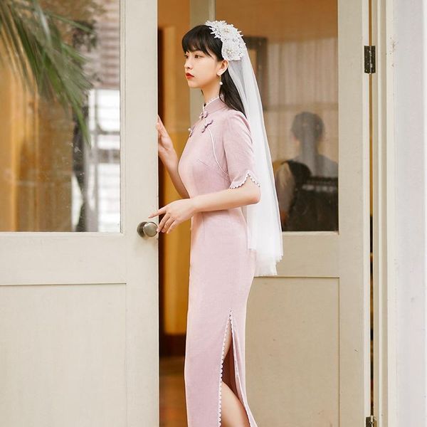 pink 2021 cheongsam spring summer long over the knee elegant girl dress robe short sleeve retro high slit traditional cheongsams ethnic clot, Red 
pink 2021 cheongsam spring summer long over the knee elegant girl dress robe short sleeve retro high slit traditional cheongsams ethnic clot, Red