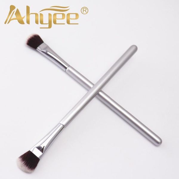babyliyan eyeshadow brush beauty cosmetic silvery wood handle professional nylon hair detail makeup blending pen tool1
babyliyan eyeshadow brush beauty cosmetic silvery wood handle professional nylon hair detail makeup blending pen tool1