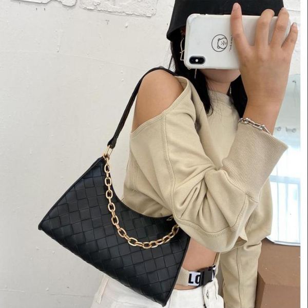 stone pattern half-moon dign pu leather shoulder underarm bags for women 2021 luxury fashion small handbags and purs
stone pattern half-moon dign pu leather shoulder underarm bags for women 2021 luxury fashion small handbags and purs
