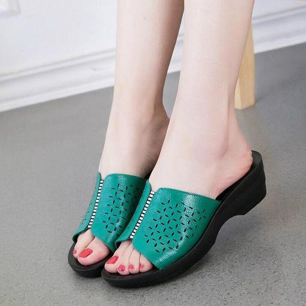 summer women shoes fashion genuine leather woman slope slippers non-slip comfortable mother w405, Black
summer women shoes fashion genuine leather woman slope slippers non-slip comfortable mother w405, Black