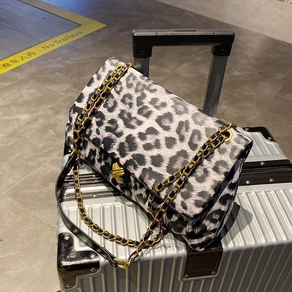 shoulder bags niche design bag 2021 female leopard print chain messenger underarm square width: 24cm
shoulder bags niche design bag 2021 female leopard print chain messenger underarm square width: 24cm