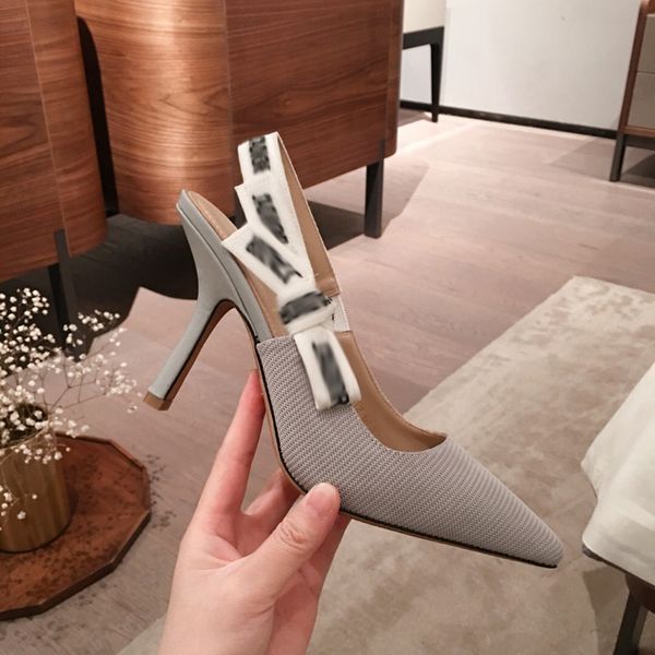 2021 good quality fashion women luxurys designers shoes designer sandals womens luxury high heels sandal dress shoess with box size 35-41 -g, Black
2021 good quality fashion women luxurys designers shoes designer sandals womens luxury high heels sandal dress shoess with box size 35-41 -g, Black