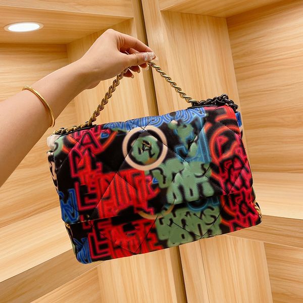 28C/26C 19 Series Womens Printing Shoulder Bags Classic Flap 21SS Printed Fabric Neon Multi-Color Large Jumbo Small Luxury_handbags Pochette Cross Body Handbags
28C/26C 19 Series Womens Printing Shoulder Bags Classic Flap 21SS Printed Fabric Neon Multi-Color Large Jumbo Small Luxury_handbags Pochette Cross Body Handbags
