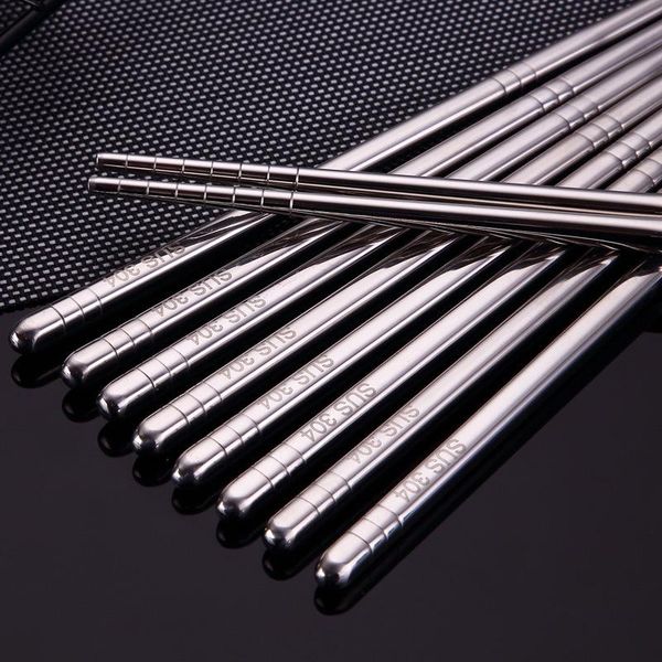 chopsticks 2pairs/lot 304 stainless steel household tableware anti-slip anti-scald metal chop stick utensils reusable
chopsticks 2pairs/lot 304 stainless steel household tableware anti-slip anti-scald metal chop stick utensils reusable