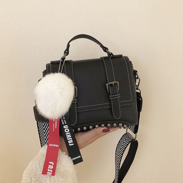 pu womens handbag rivet ladies shoulder bag winter female messenger bag fashion party bag new girl bags 2021
pu womens handbag rivet ladies shoulder bag winter female messenger bag fashion party bag new girl bags 2021