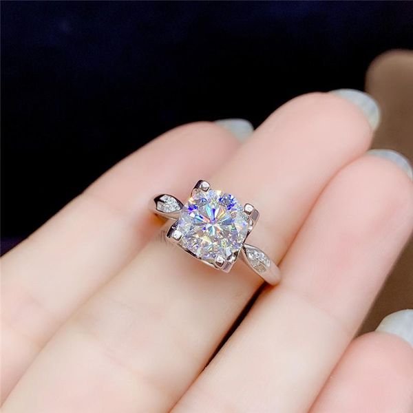 inbeaut 925 silver round excellent cut sparkling d color pass diamond test 1 ct moissanite cow head wedding ring classic jewelry cluster rin, Golden;silver
inbeaut 925 silver round excellent cut sparkling d color pass diamond test 1 ct moissanite cow head wedding ring classic jewelry cluster rin, Golden;silver