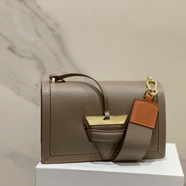 designer cross body shoulder bags luxury handbags gold chain various styles genuine leather high-quality with original box size 24-15 cm
designer cross body shoulder bags luxury handbags gold chain various styles genuine leather high-quality with original box size 24-15 cm