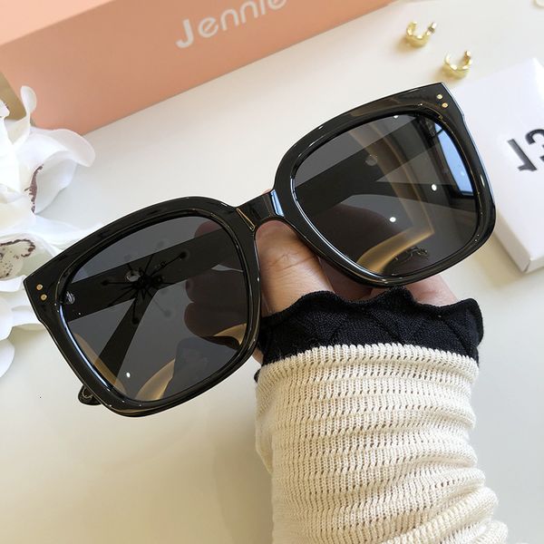 2021 jenn co branded square oversized frame sunglasses women's korean version large face thin polarized, White;black
2021 jenn co branded square oversized frame sunglasses women's korean version large face thin polarized, White;black