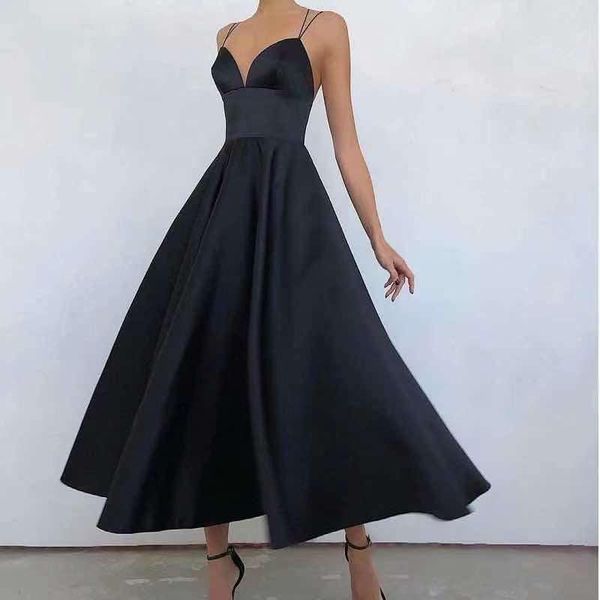 casual dresses long women suspender dress solid color waist closing large swing, Black;gray
casual dresses long women suspender dress solid color waist closing large swing, Black;gray