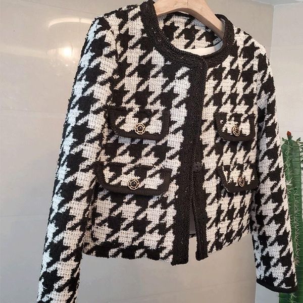 women's jackets runway fall winter o-neck small fragrant houndstooth sweet luxury tweed jacket woollen black coats outerwear casacos, Black;brown
women's jackets runway fall winter o-neck small fragrant houndstooth sweet luxury tweed jacket woollen black coats outerwear casacos, Black;brown