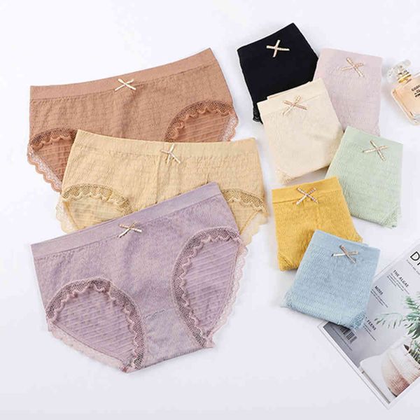 underwear seamless bubble oxygen traceless middle waist lace pure cotton crotch briefs, Black;pink
underwear seamless bubble oxygen traceless middle waist lace pure cotton crotch briefs, Black;pink