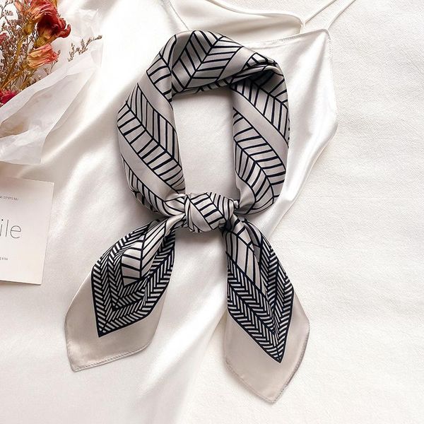 scarves 2021 autumn fashion silk sunscreen square towel luxury stripe print kerchief female 70x70cm dustproof shawls, Blue;gray
scarves 2021 autumn fashion silk sunscreen square towel luxury stripe print kerchief female 70x70cm dustproof shawls, Blue;gray