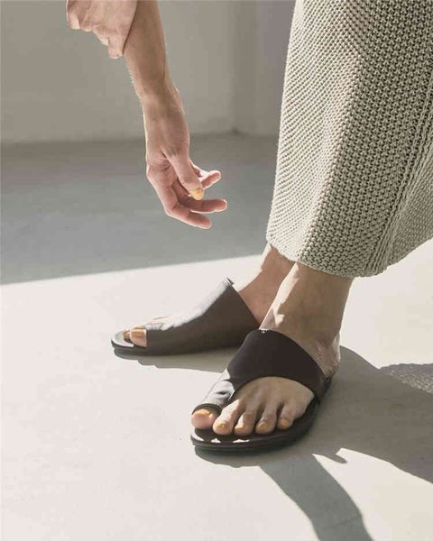 color full tdf leather popular super easy to wear 2021 summer pure original clip slippers beach shoes yw designerss, Black 
color full tdf leather popular super easy to wear 2021 summer pure original clip slippers beach shoes yw designerss, Black