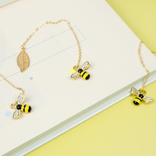 bookmark the bees and leaves bookmarks for books stationery novelty cute metal cartoon book markers school office
bookmark the bees and leaves bookmarks for books stationery novelty cute metal cartoon book markers school office
