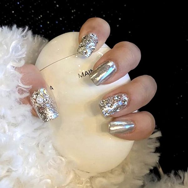 false nails 24pcs short full cover mirror flash silver diamond wearing nail sticker fashion finished sheet press with glue, Red;gold
false nails 24pcs short full cover mirror flash silver diamond wearing nail sticker fashion finished sheet press with glue, Red;gold