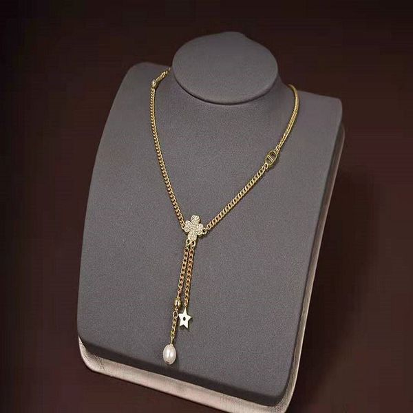 design jewelry 2021d rhinestone flower pearl five pointed star clavicle chain necklace gold plated brass fashion necklace female, Silver
design jewelry 2021d rhinestone flower pearl five pointed star clavicle chain necklace gold plated brass fashion necklace female, Silver